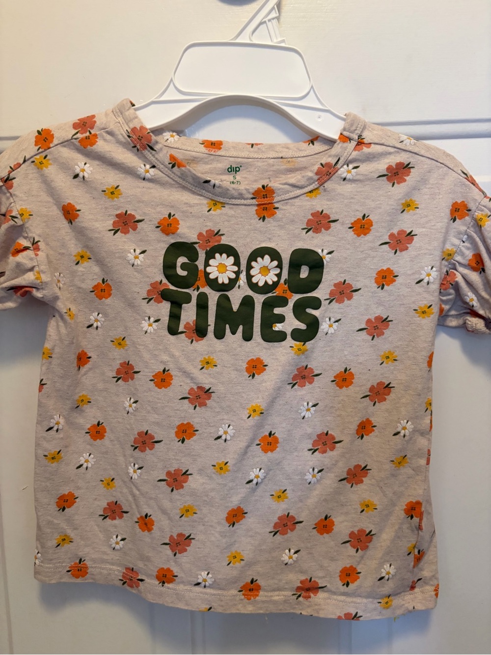 dip beige floral 'GOOD TIMES' tee with green graphic